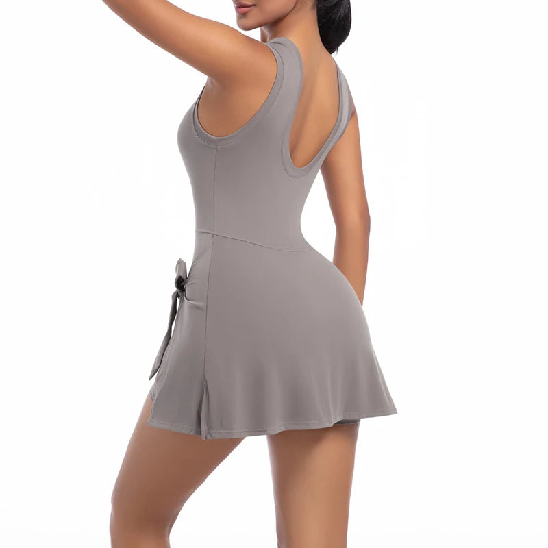 Vestido de tenis de cuello alto para mujer