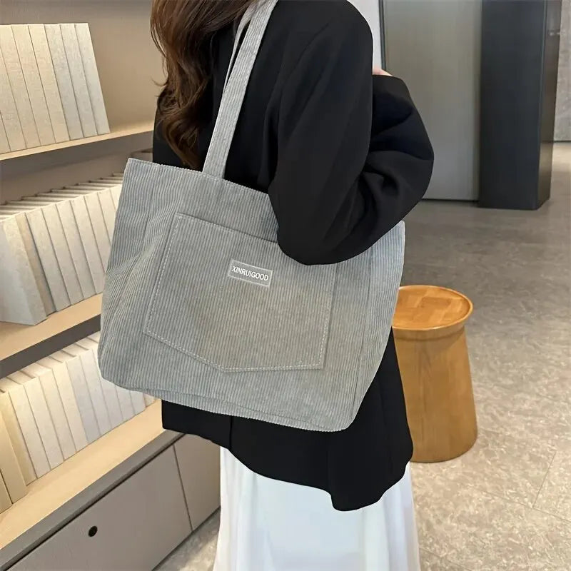 Bolso de hombro con gran espacio